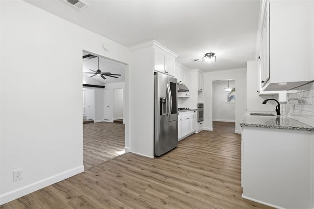 2115 Meadowlake Court, Arlington, TX 76013