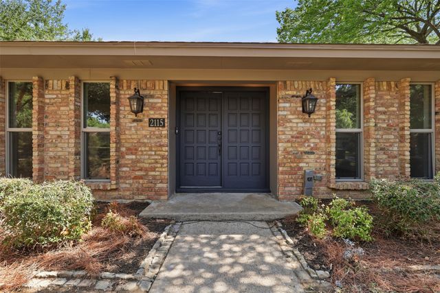 2115 Meadowlake Court, Arlington, TX 76013