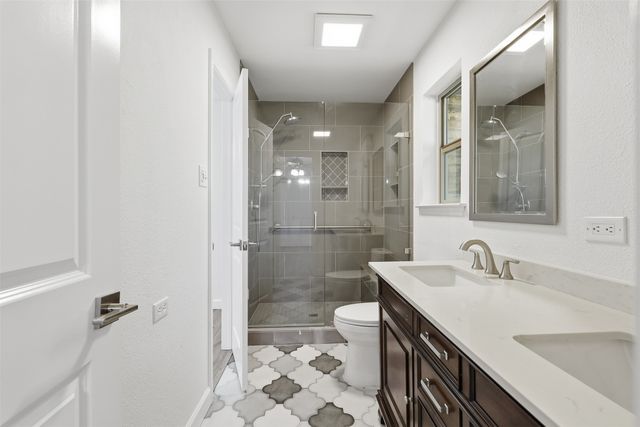 2115 Meadowlake Court, Arlington, TX 76013