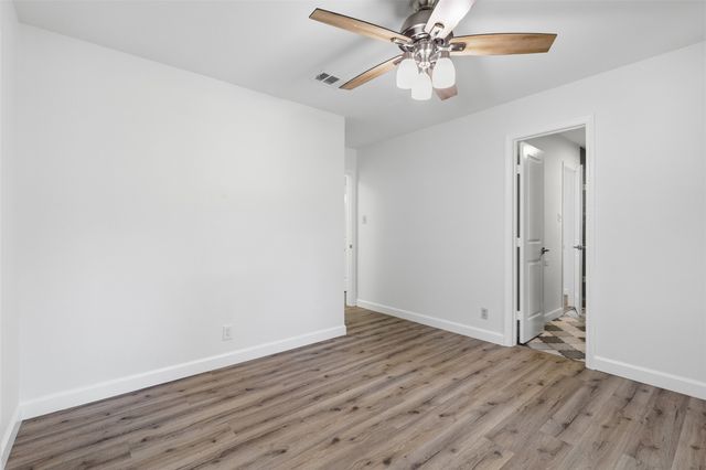 2115 Meadowlake Court, Arlington, TX 76013