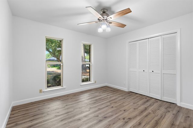 2115 Meadowlake Court, Arlington, TX 76013