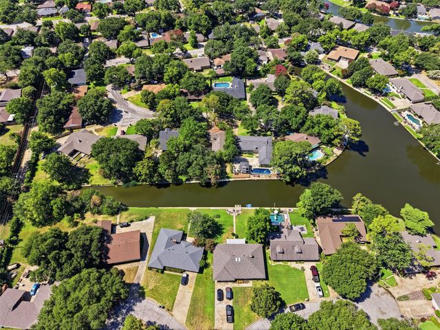 2115 Meadowlake Court, Arlington, TX 76013