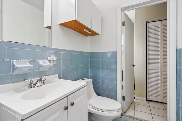 7506 NW 42nd St, Coral Springs, FL 33065