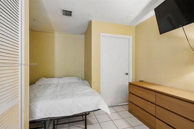 7506 NW 42nd St, Coral Springs, FL 33065