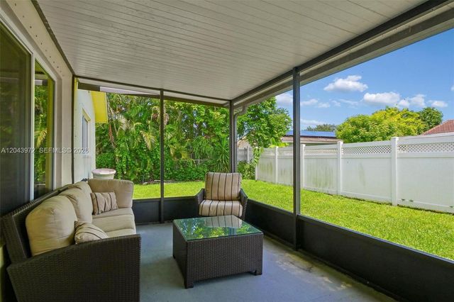 7506 NW 42nd St, Coral Springs, FL 33065