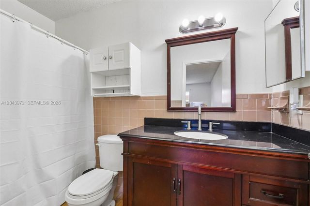 7506 NW 42nd St, Coral Springs, FL 33065