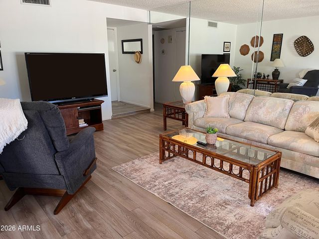 9419 E SUN LAKES Boulevard N, Sun Lakes, AZ 85248
