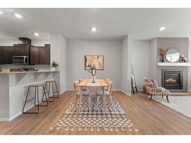 16148 Nw PRISTINE Ln, Portland, OR 97229