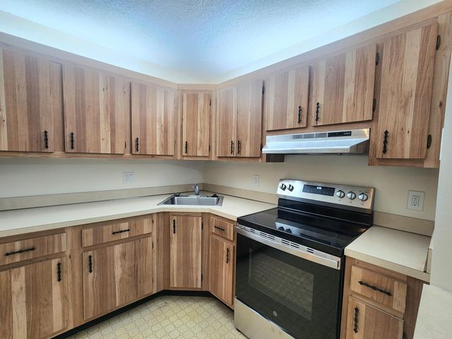 133 Lake Pine Circle, Greenacres, FL 33463