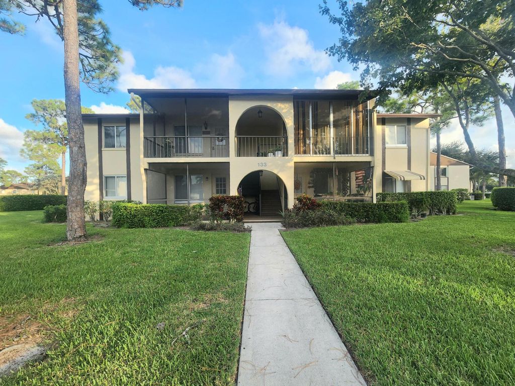 133 Lake Pine Circle, Greenacres, FL 33463