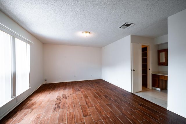 6122 Havendale Drive, Houston, TX 77072