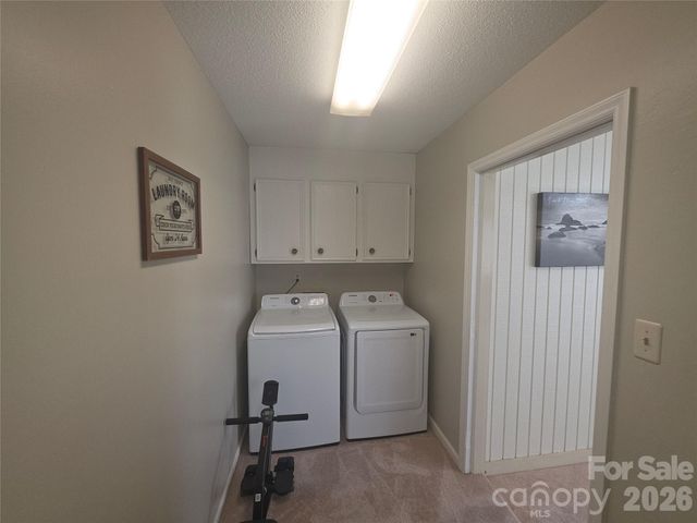 1330 5th Street NE 11, Hickory, NC 28602