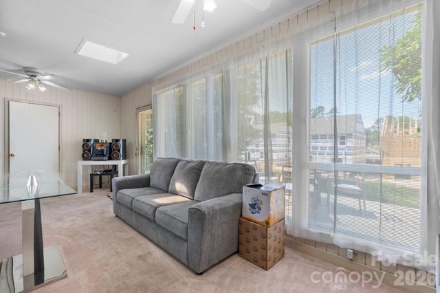 1330 5th Street NE 11, Hickory, NC 28602