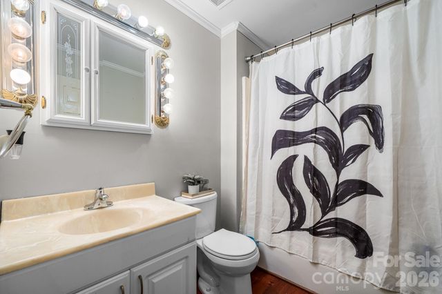 1330 5th Street NE 11, Hickory, NC 28602