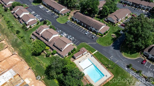 1330 5th Street NE 11, Hickory, NC 28602
