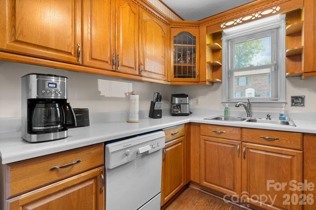 1330 5th Street NE 11, Hickory, NC 28602