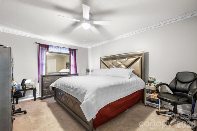 1330 5th Street NE 11, Hickory, NC 28602