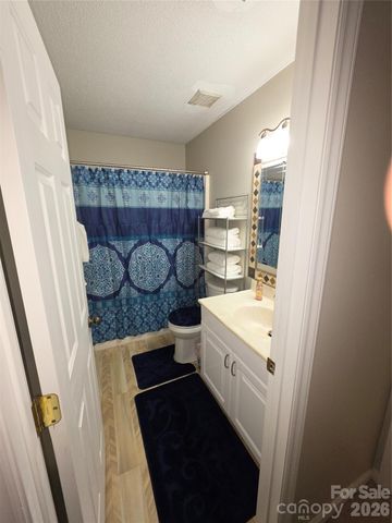 1330 5th Street NE 11, Hickory, NC 28602