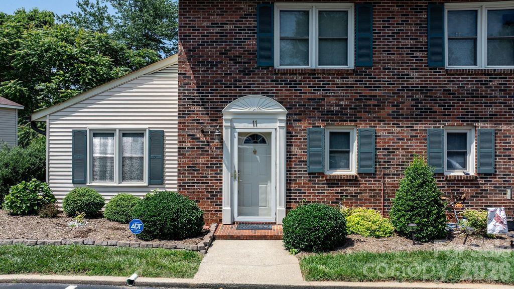 1330 5th Street NE 11, Hickory, NC 28602