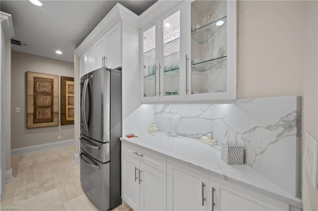 261 Colonade CIR # 2701, Naples, FL 34103