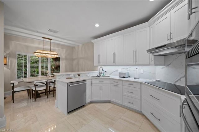 261 Colonade CIR # 2701, Naples, FL 34103