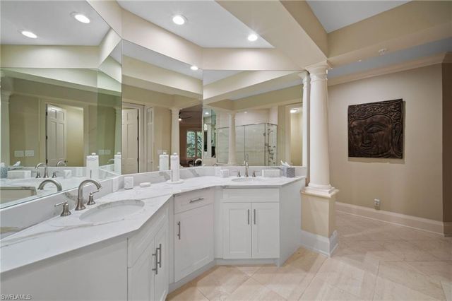 261 Colonade CIR # 2701, Naples, FL 34103