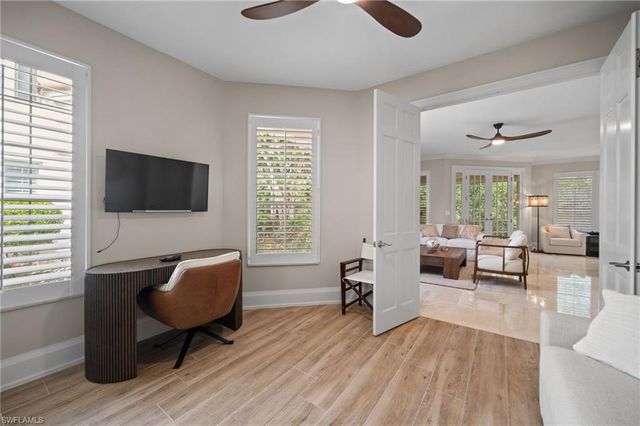 261 Colonade CIR # 2701, Naples, FL 34103