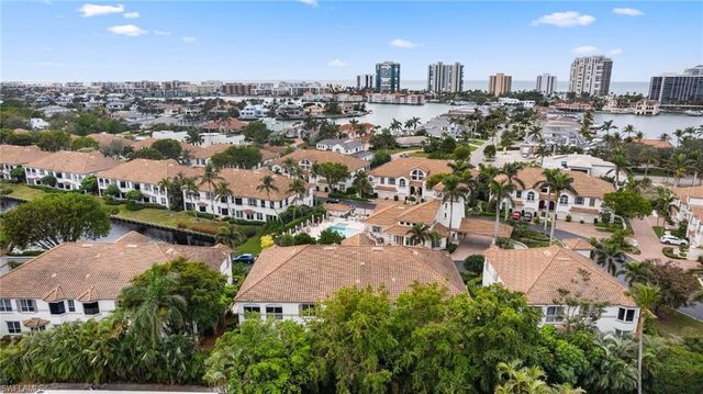 261 Colonade CIR # 2701, Naples, FL 34103