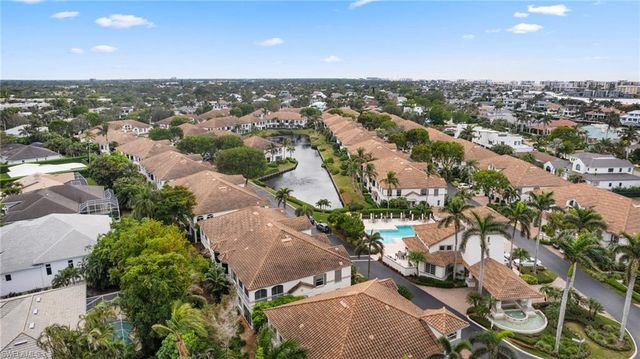 261 Colonade CIR # 2701, Naples, FL 34103
