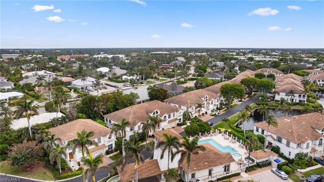 261 Colonade CIR # 2701, Naples, FL 34103