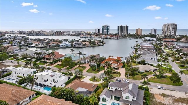 261 Colonade CIR # 2701, Naples, FL 34103