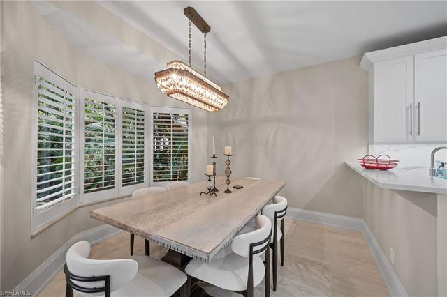 261 Colonade CIR # 2701, Naples, FL 34103