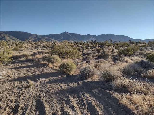 15 Tate Lane, Lucerne Valley, CA 92356
