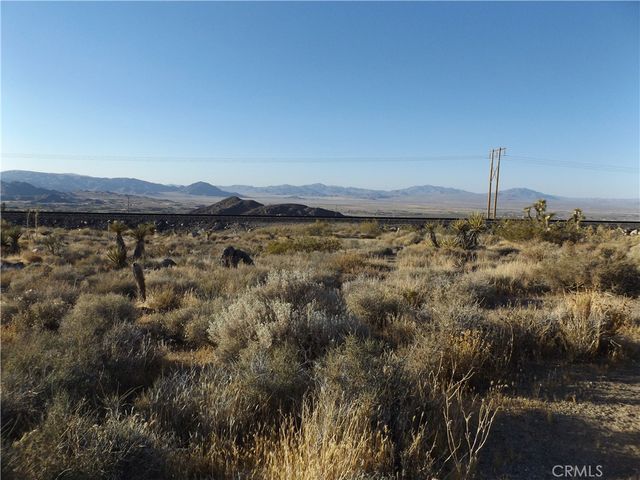 15 Tate Lane, Lucerne Valley, CA 92356