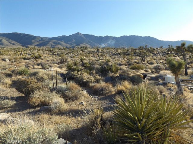 15 Tate Lane, Lucerne Valley, CA 92356