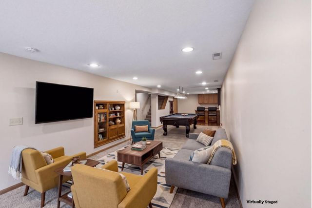 702 Madison Street S, Shakopee, MN 55379