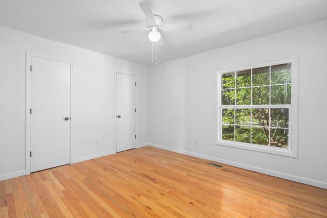 3900 South Crystal Place, Springfield, MO 65807