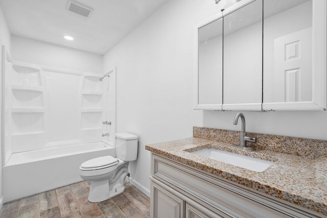 3900 South Crystal Place, Springfield, MO 65807