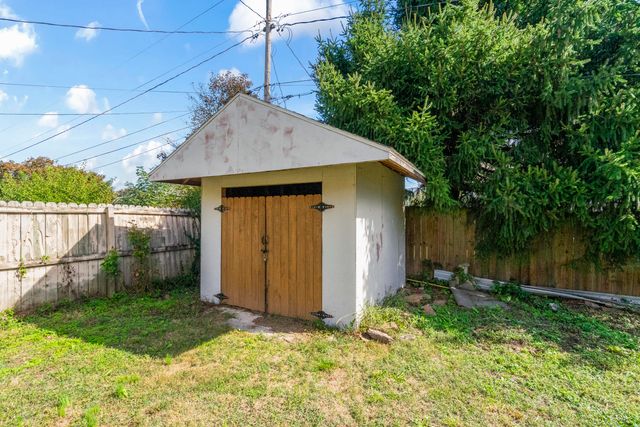 3900 South Crystal Place, Springfield, MO 65807