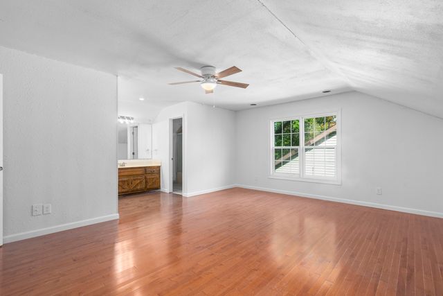 3900 South Crystal Place, Springfield, MO 65807