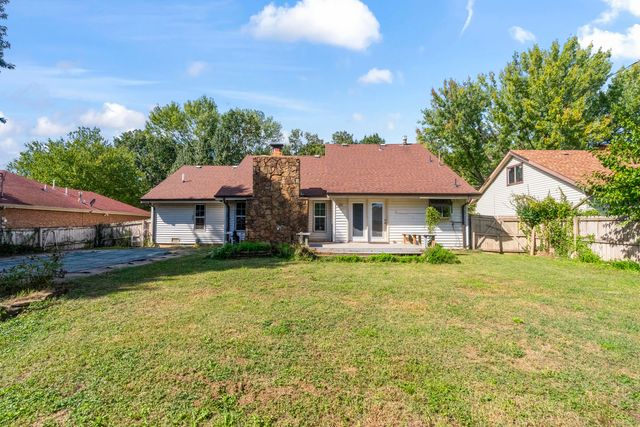 3900 South Crystal Place, Springfield, MO 65807