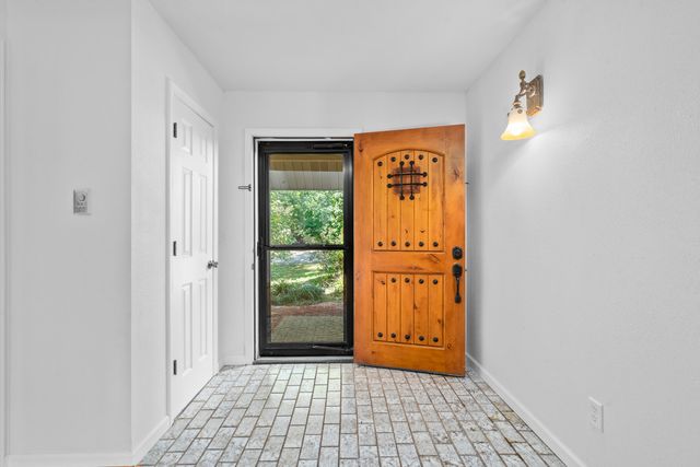 3900 South Crystal Place, Springfield, MO 65807