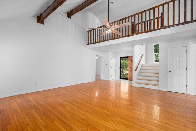 3900 South Crystal Place, Springfield, MO 65807