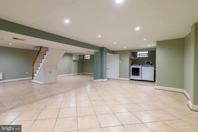 8109 BRADFORD ST, Philadelphia, PA 19152