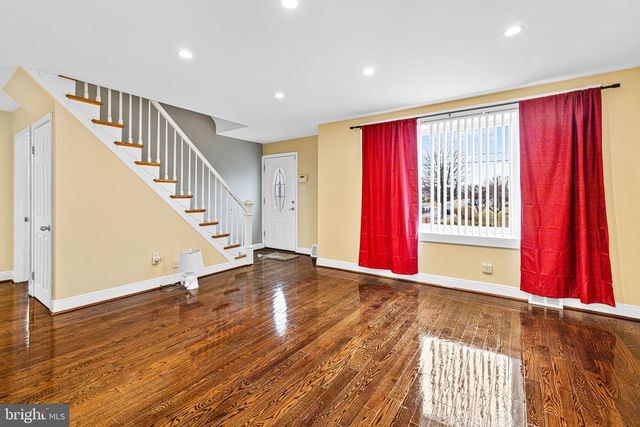 8109 BRADFORD ST, Philadelphia, PA 19152