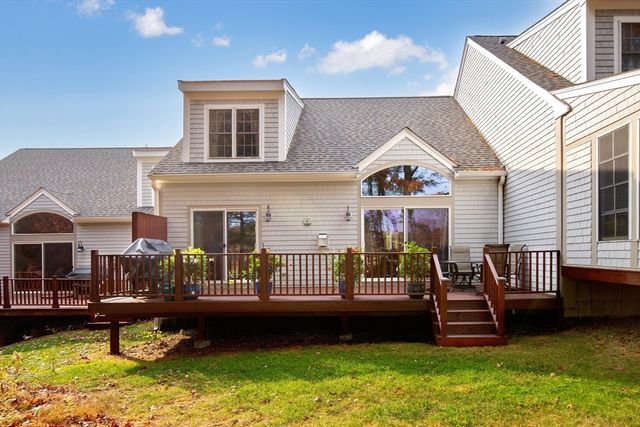 13 Laurel Hill Ct 13, Bourne, MA 02532