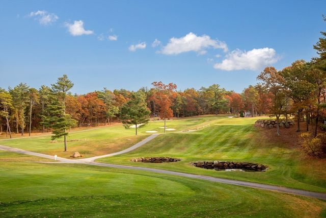 13 Laurel Hill Ct 13, Bourne, MA 02532