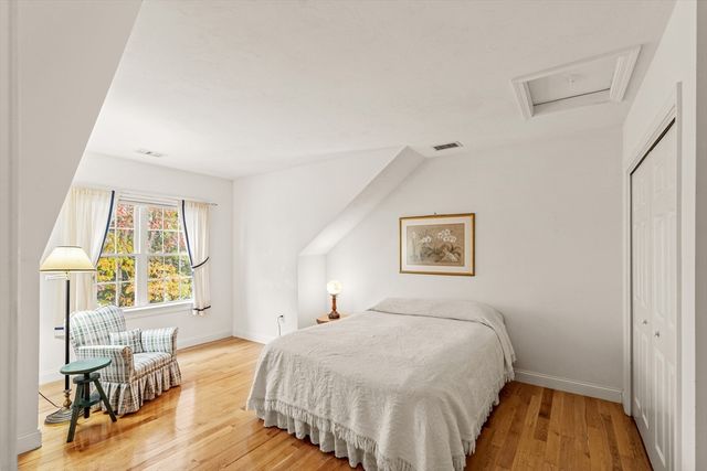 13 Laurel Hill Ct 13, Bourne, MA 02532