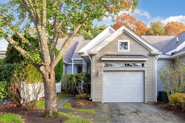 13 Laurel Hill Ct 13, Bourne, MA 02532