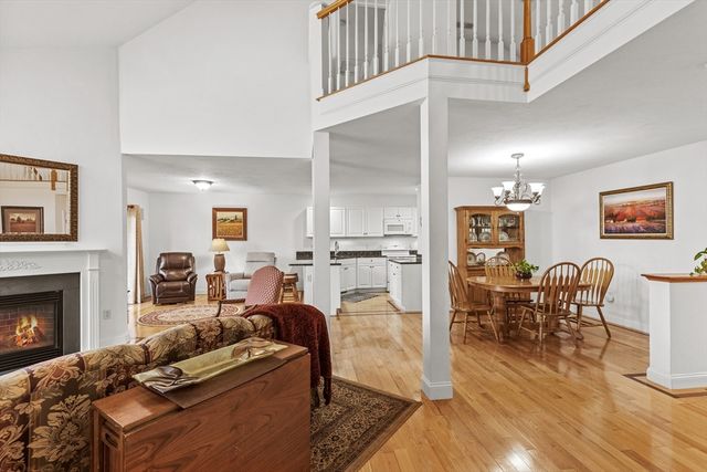 13 Laurel Hill Ct 13, Bourne, MA 02532